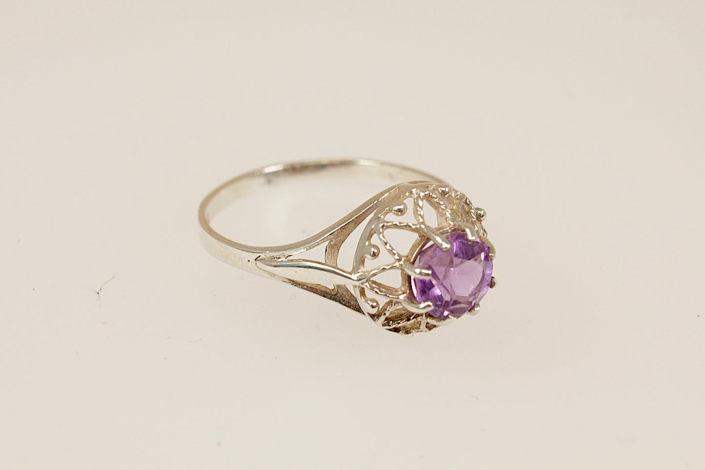 Vintage Silver Amethyst Solitaire Ring