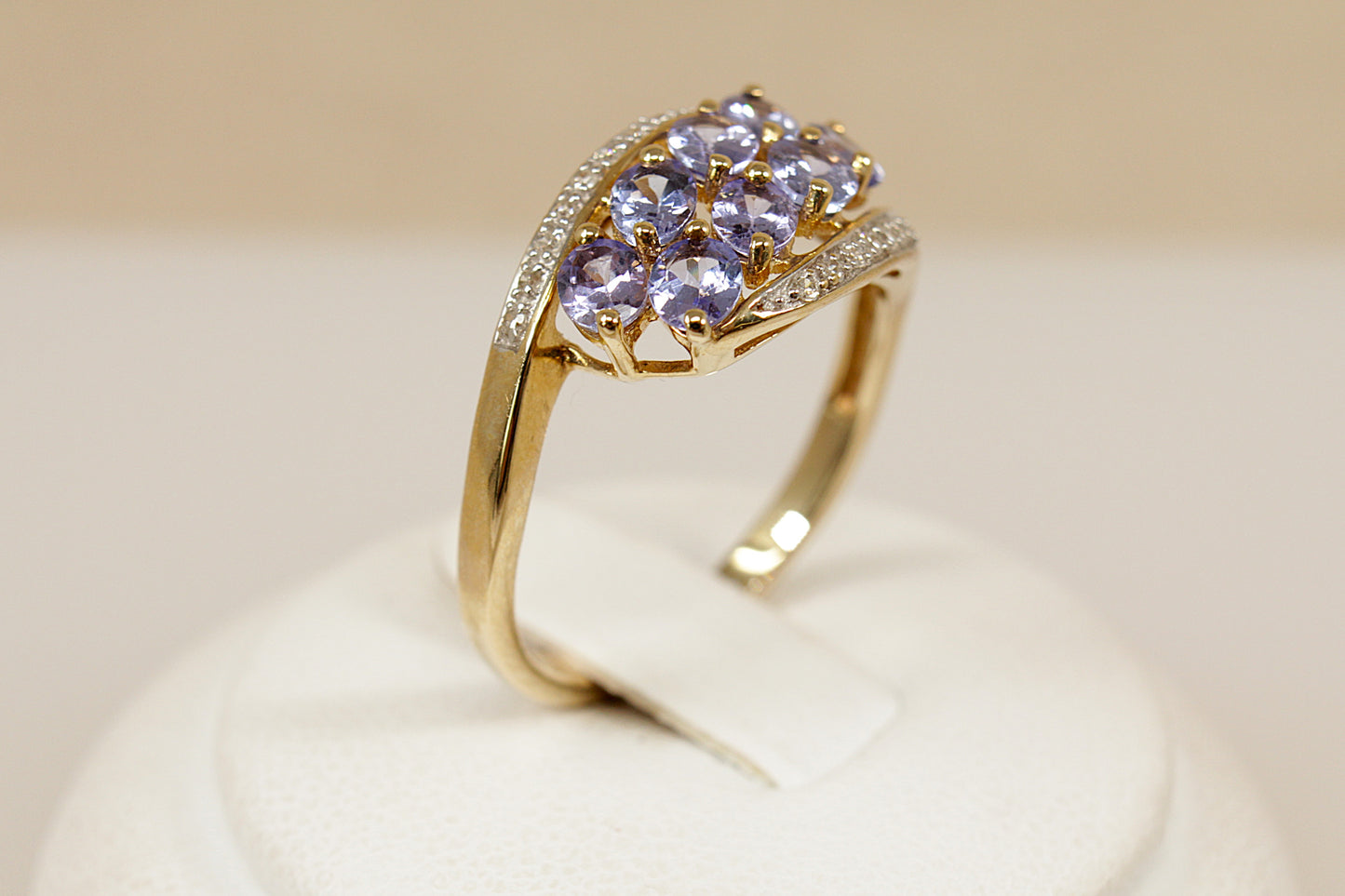 9ct Tanzanite and Diamond Cluster Ring