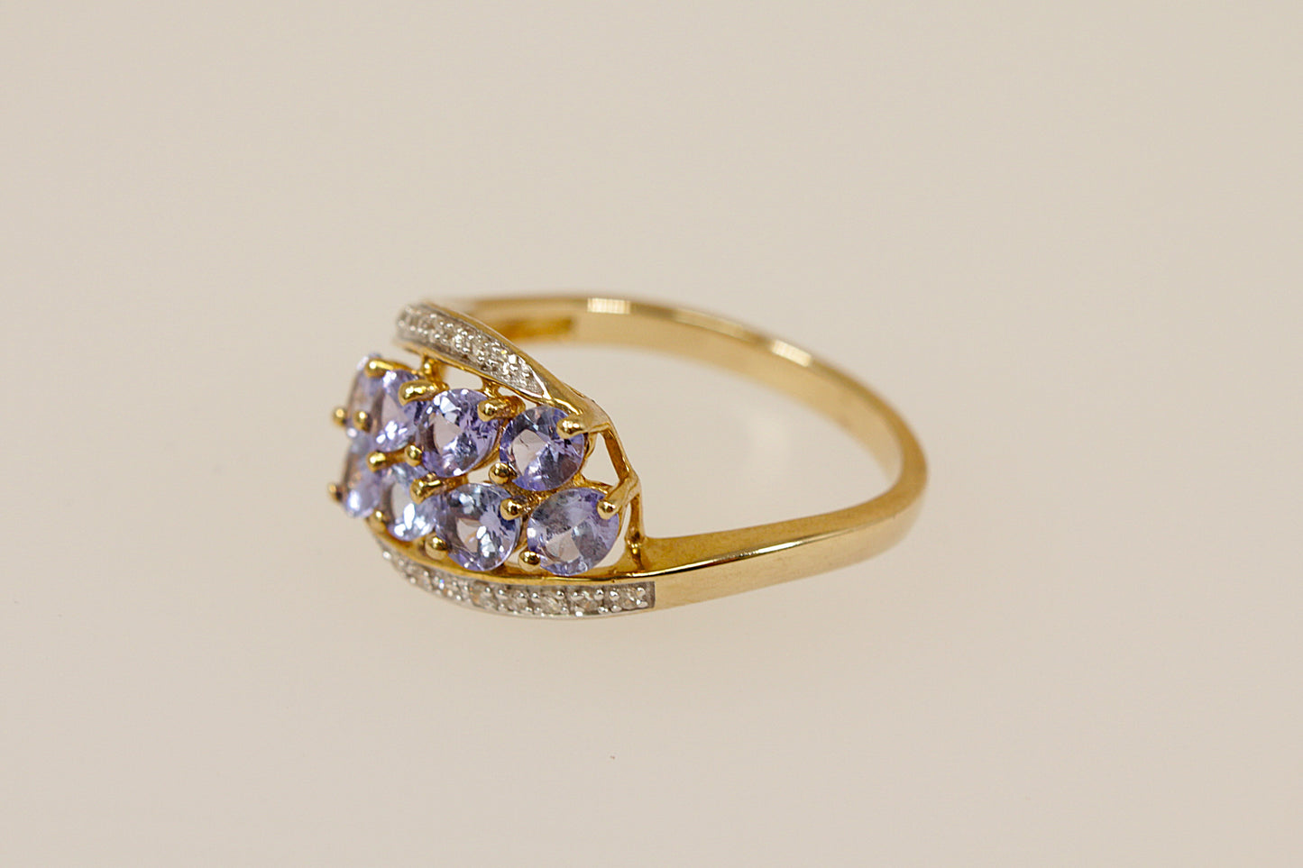 9ct Tanzanite and Diamond Cluster Ring