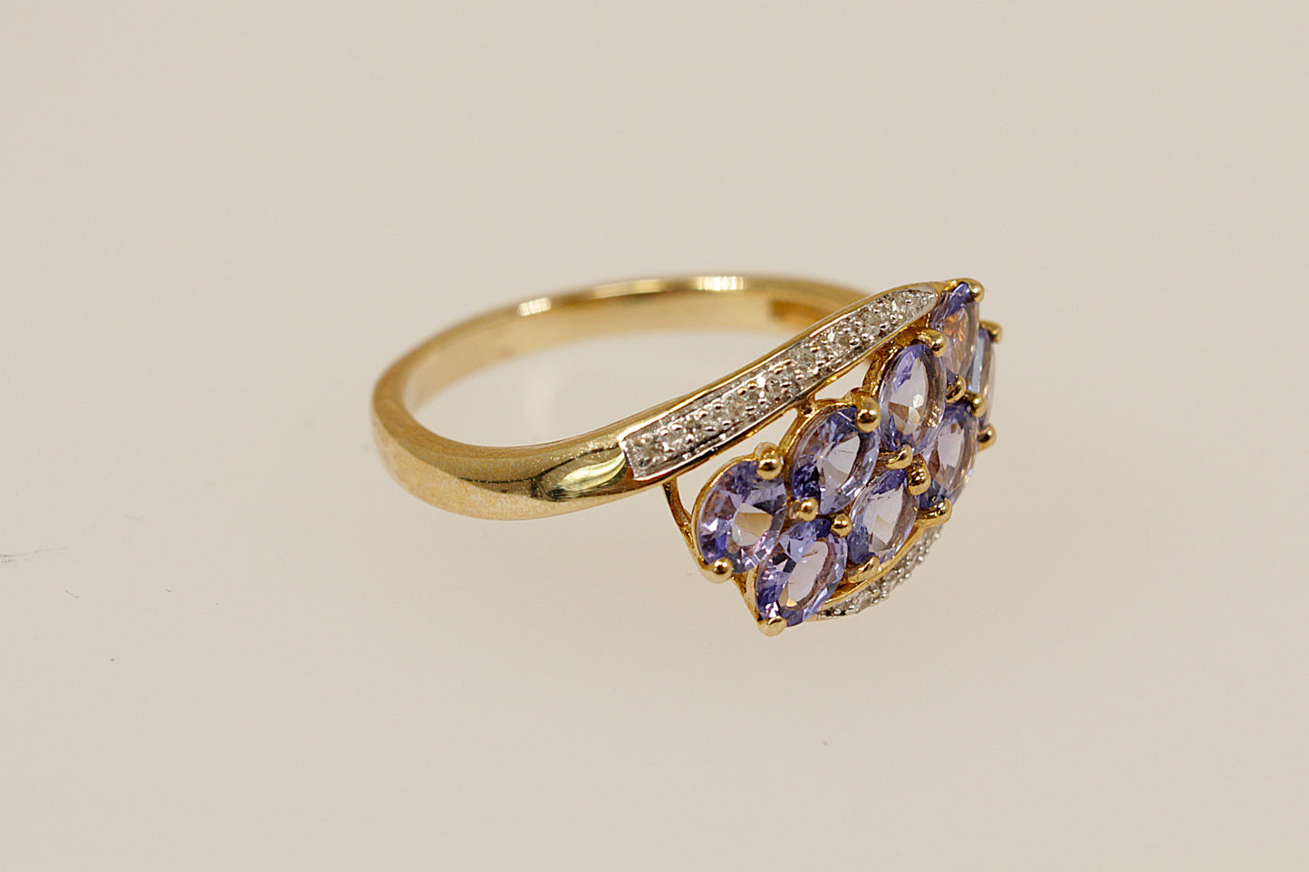 9ct Tanzanite and Diamond Cluster Ring