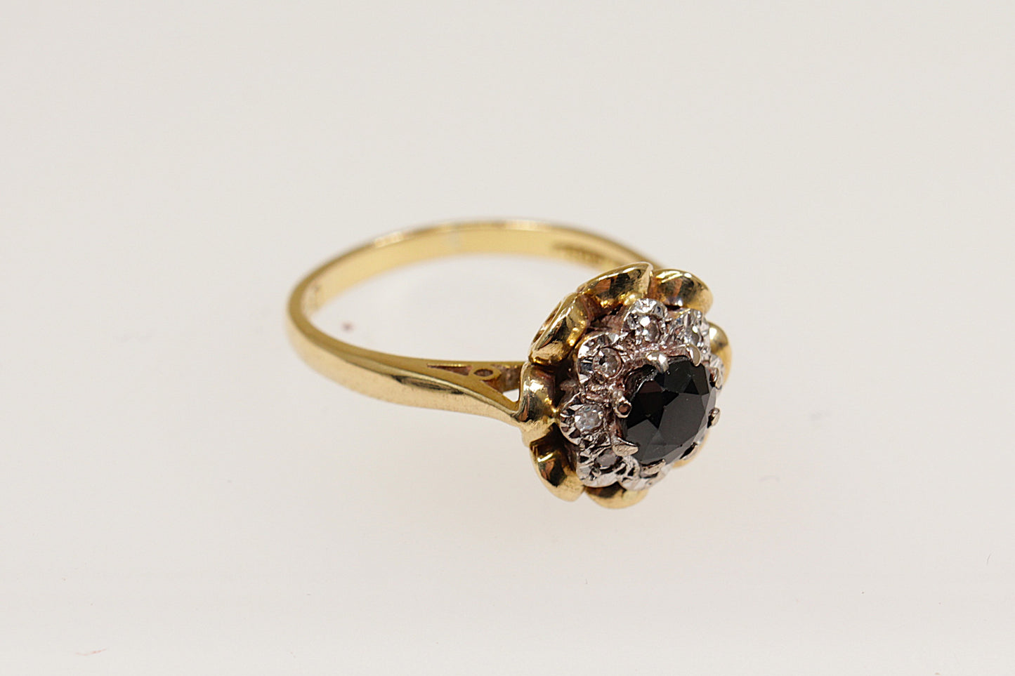 18ct Gold Sapphire & Diamond Ring