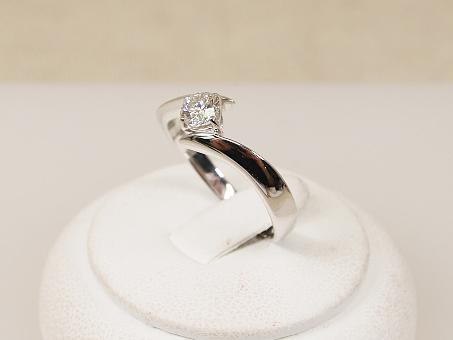 18ct White Gold Diamond Solitaire Ring
