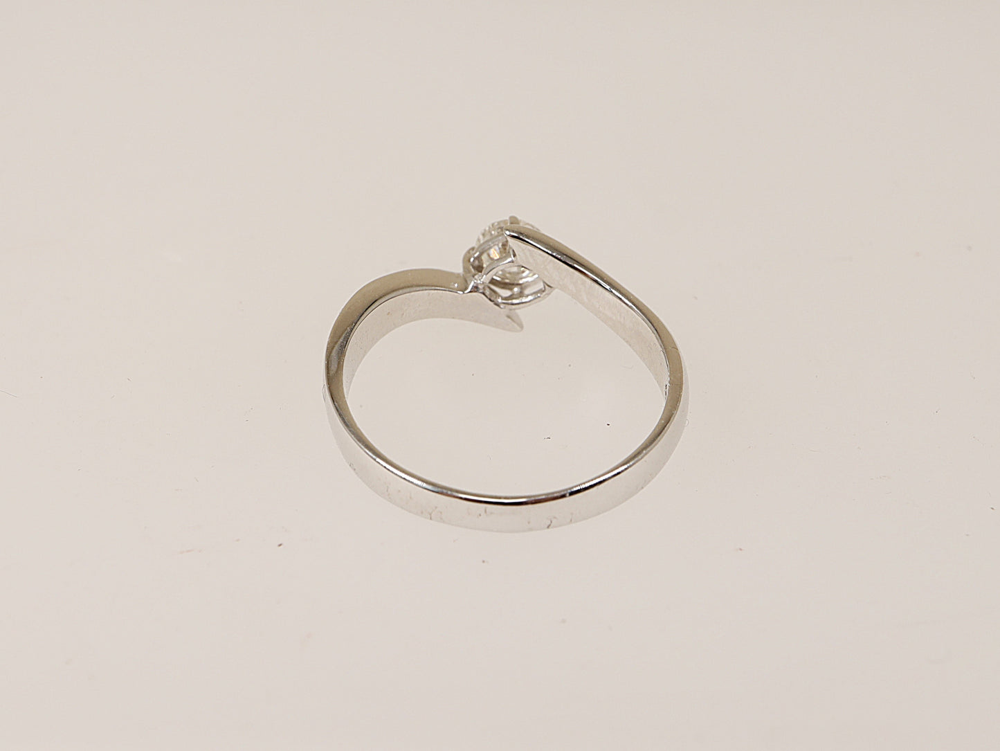 18ct White Gold Diamond Solitaire Ring