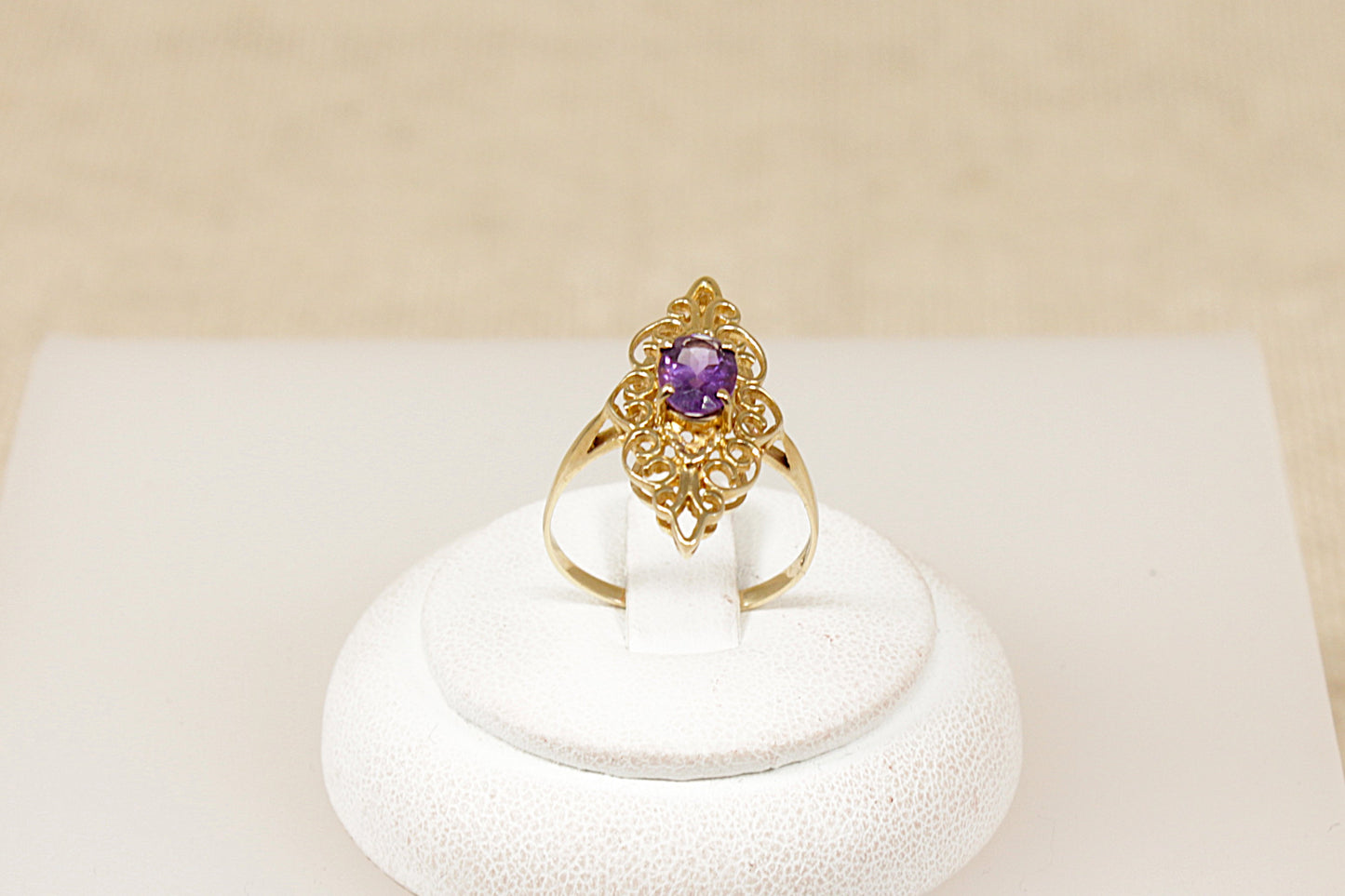 9ct Amethyst Solitaire Gold Ring