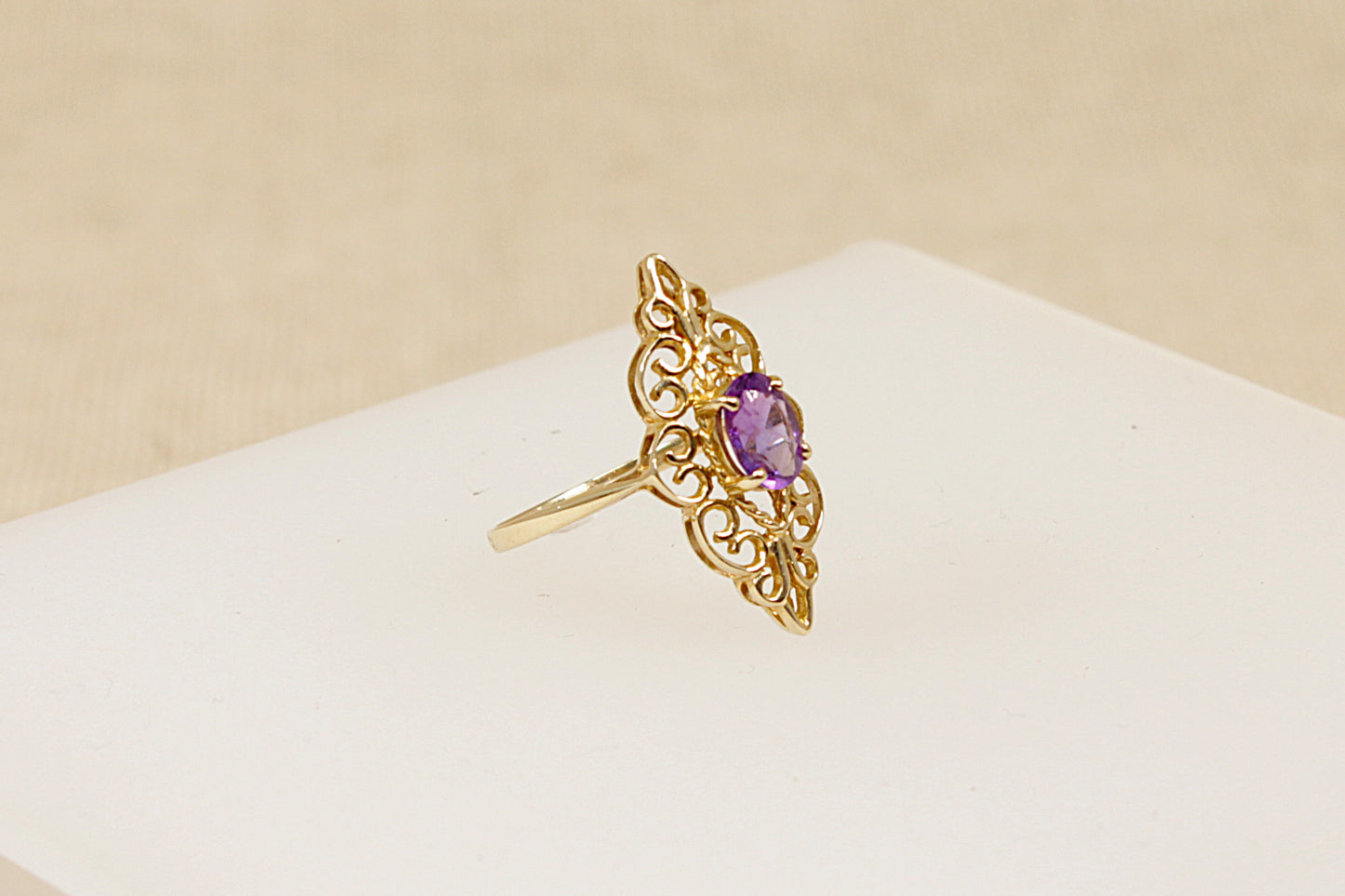 9ct Amethyst Solitaire Gold Ring