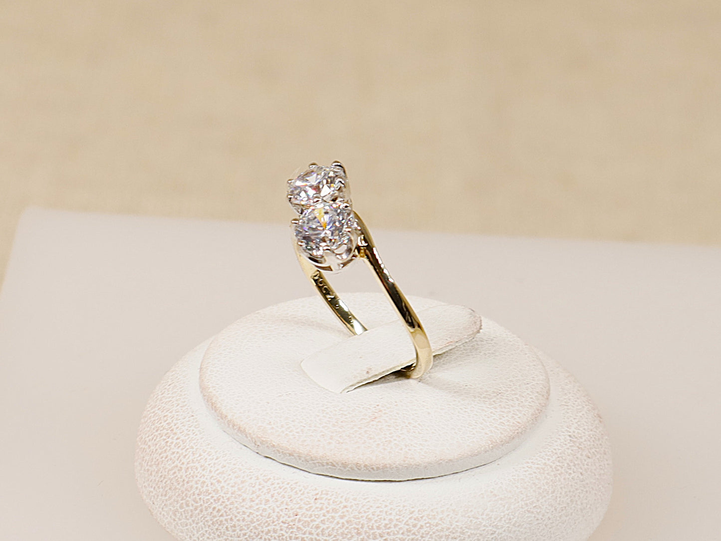14ct Gold C Z Twist Ring