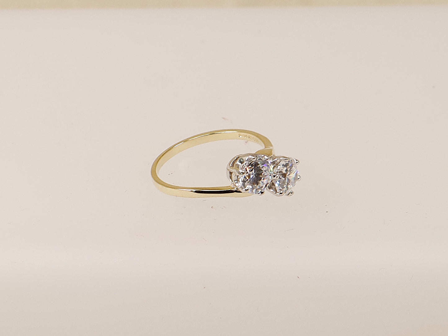14ct Gold C Z Twist Ring