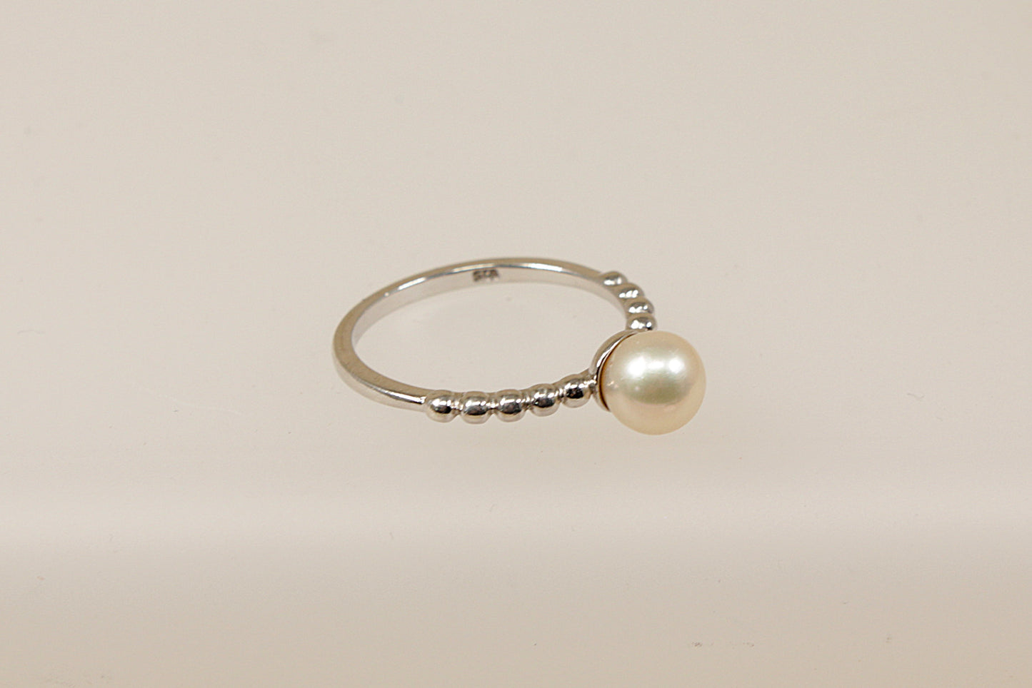 Silver Solitaire Pearl Ring