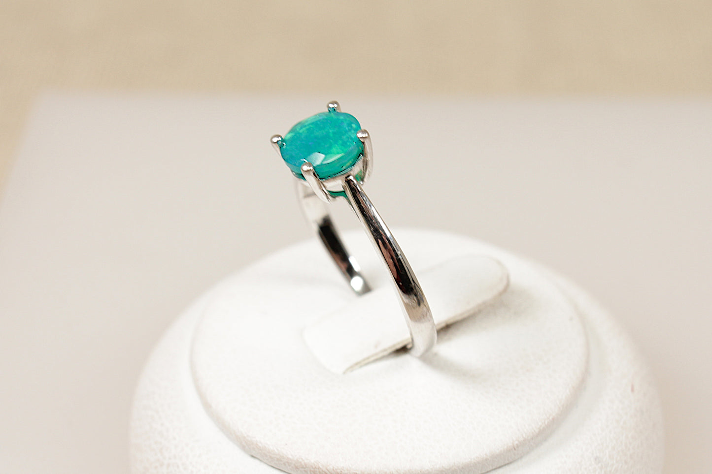 Silver Emerald Green Crystal Solitaire Ring