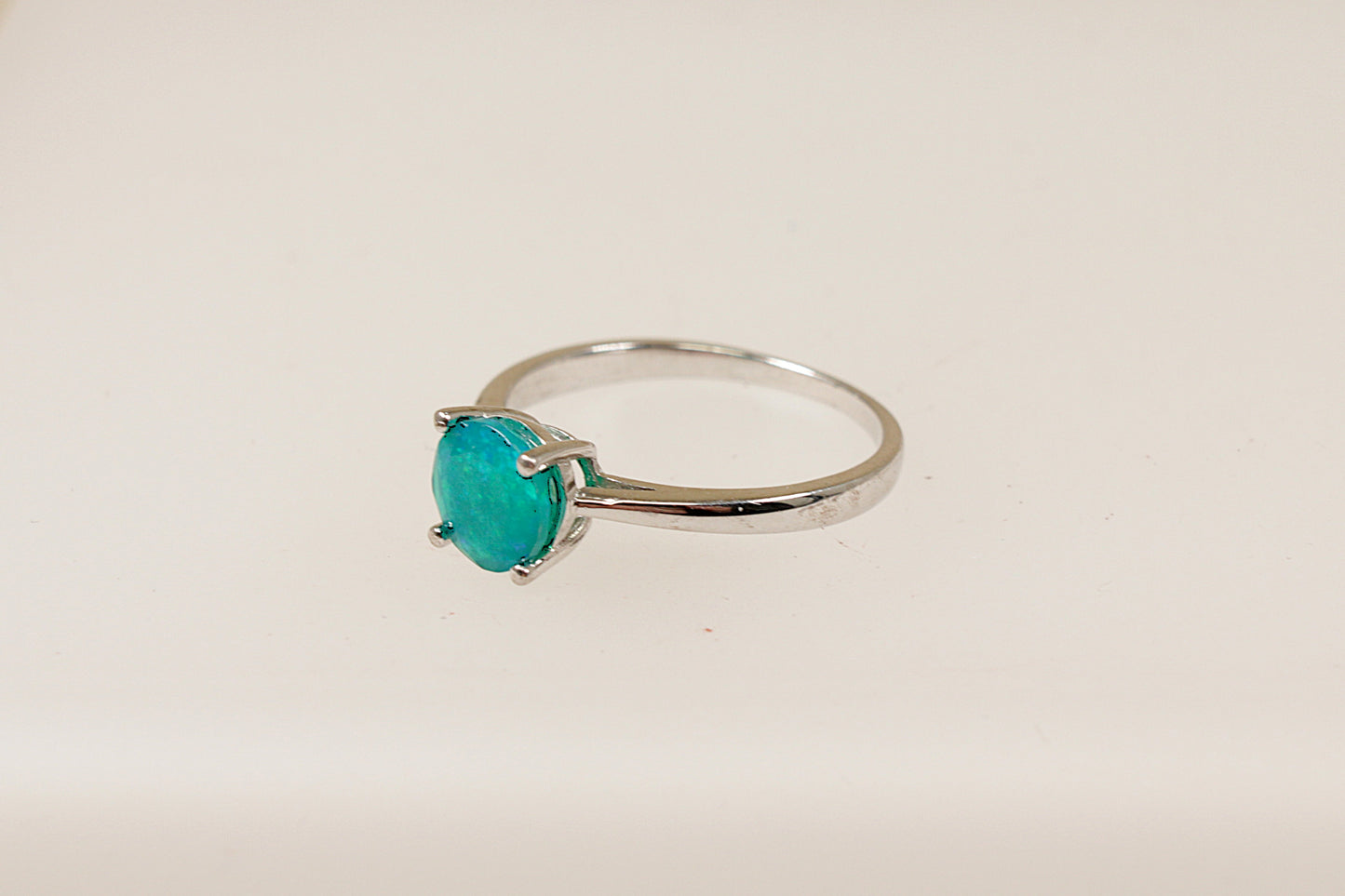Silver Emerald Green Crystal Solitaire Ring