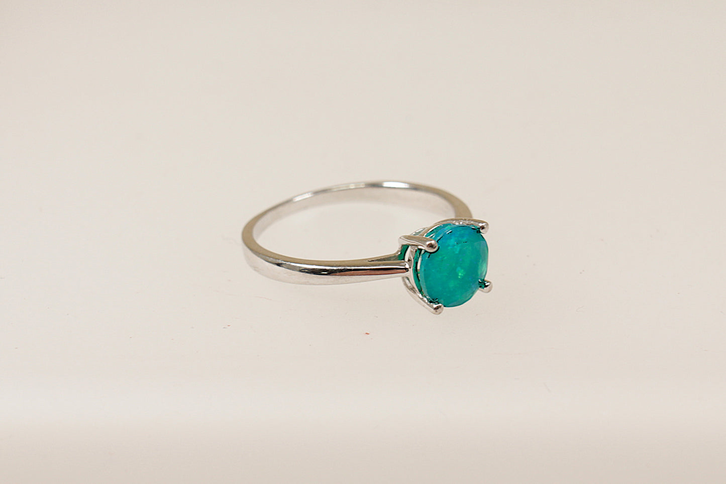 Silver Emerald Green Crystal Solitaire Ring
