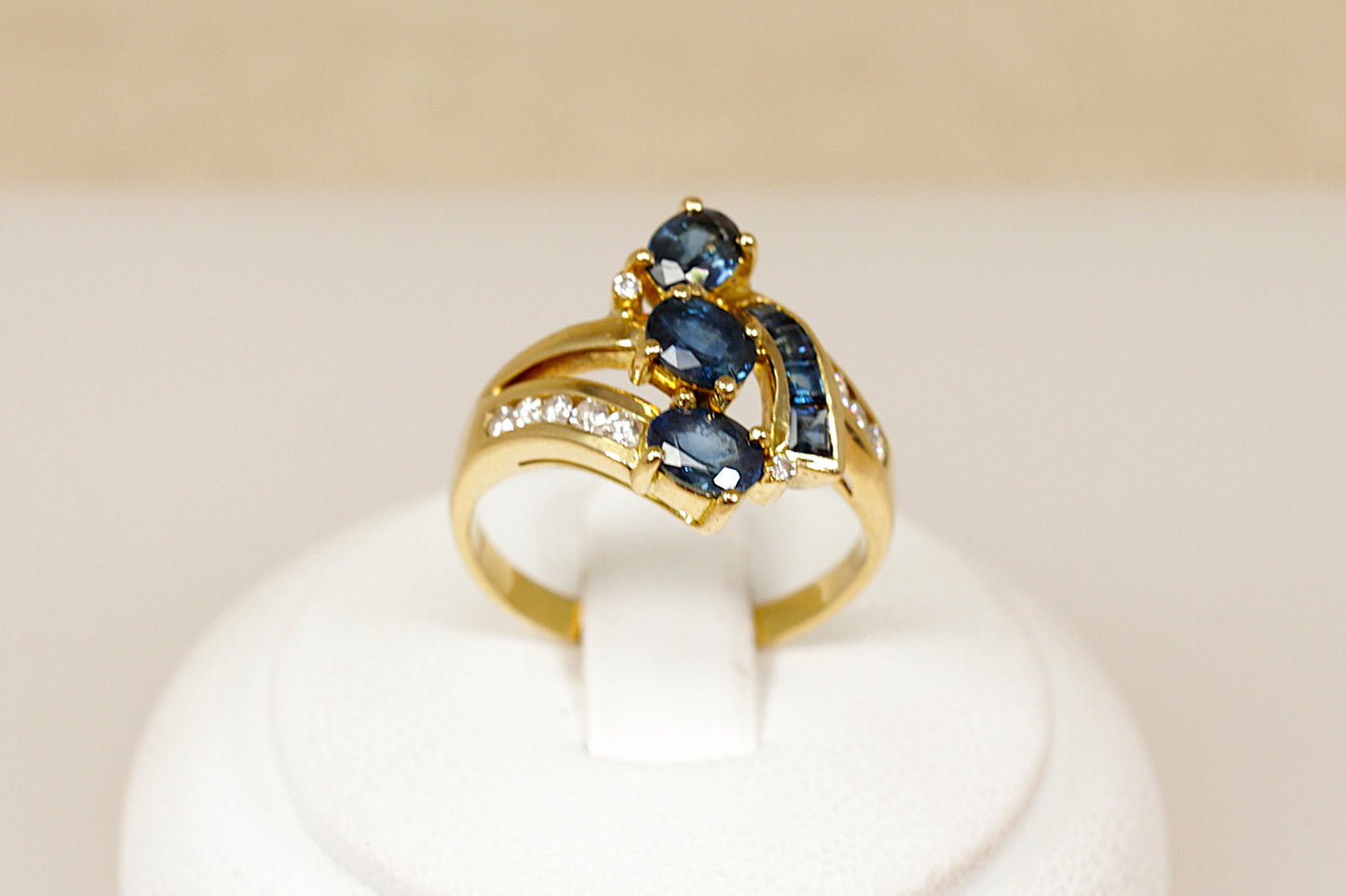18ct Gold Sapphire and Diamond Cluster Ring