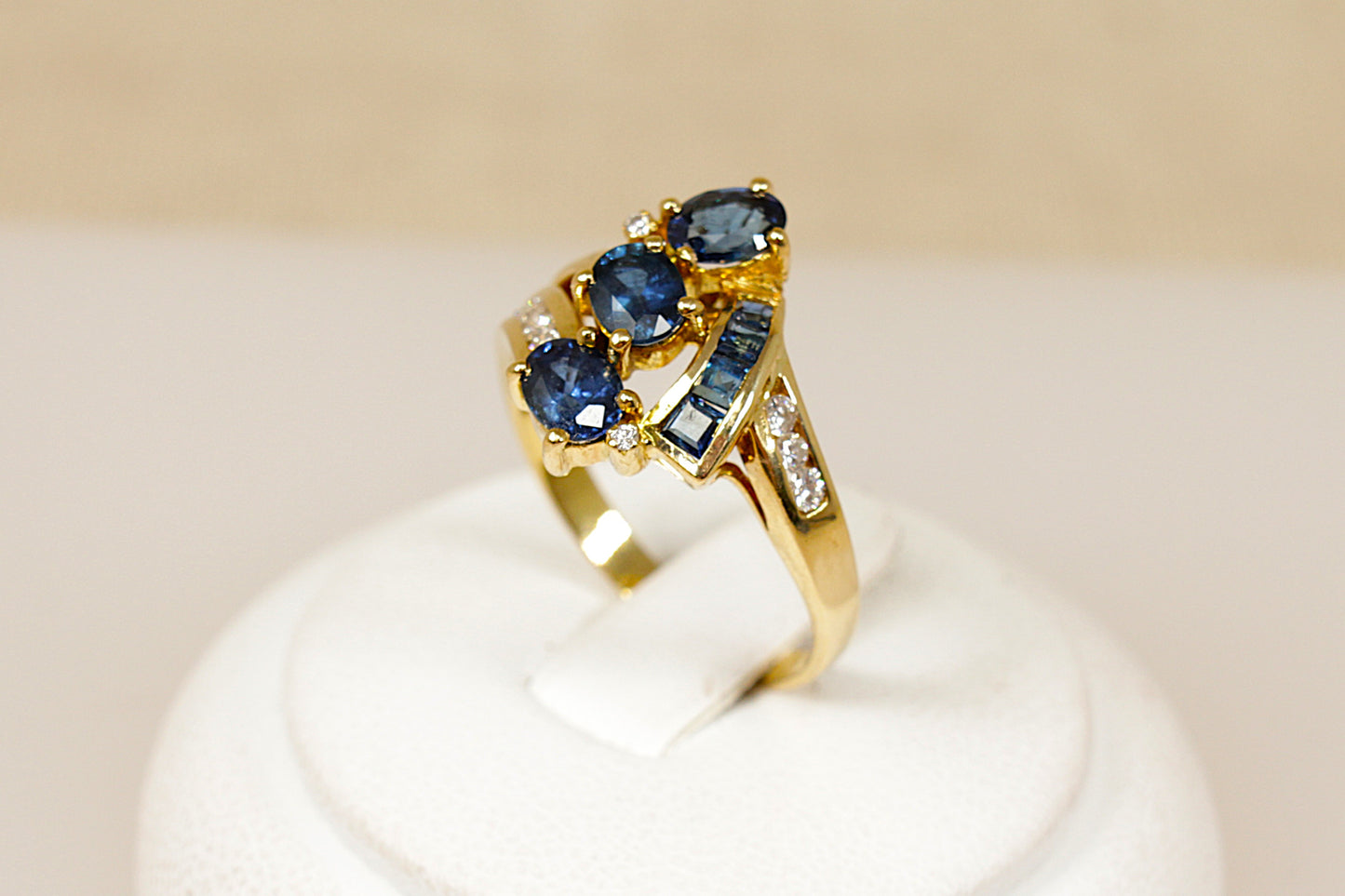 18ct Gold Sapphire and Diamond Cluster Ring