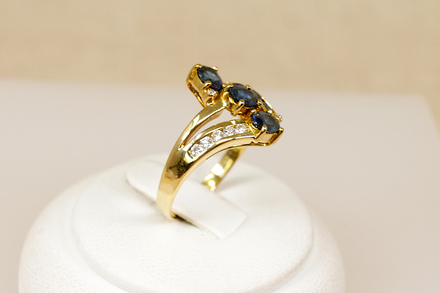 18ct Gold Sapphire and Diamond Cluster Ring