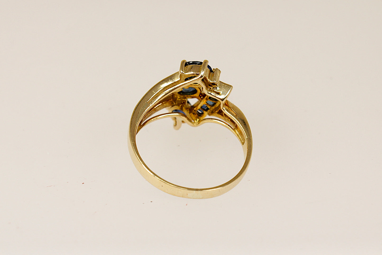 18ct Gold Sapphire and Diamond Cluster Ring