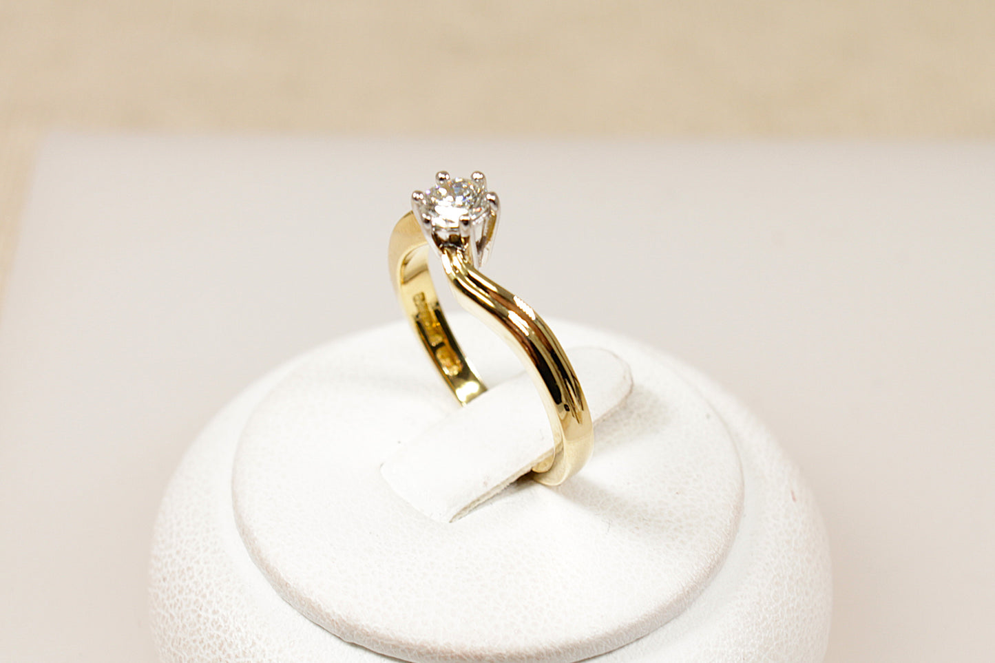 18ct Gold Diamond Solitaire Ring