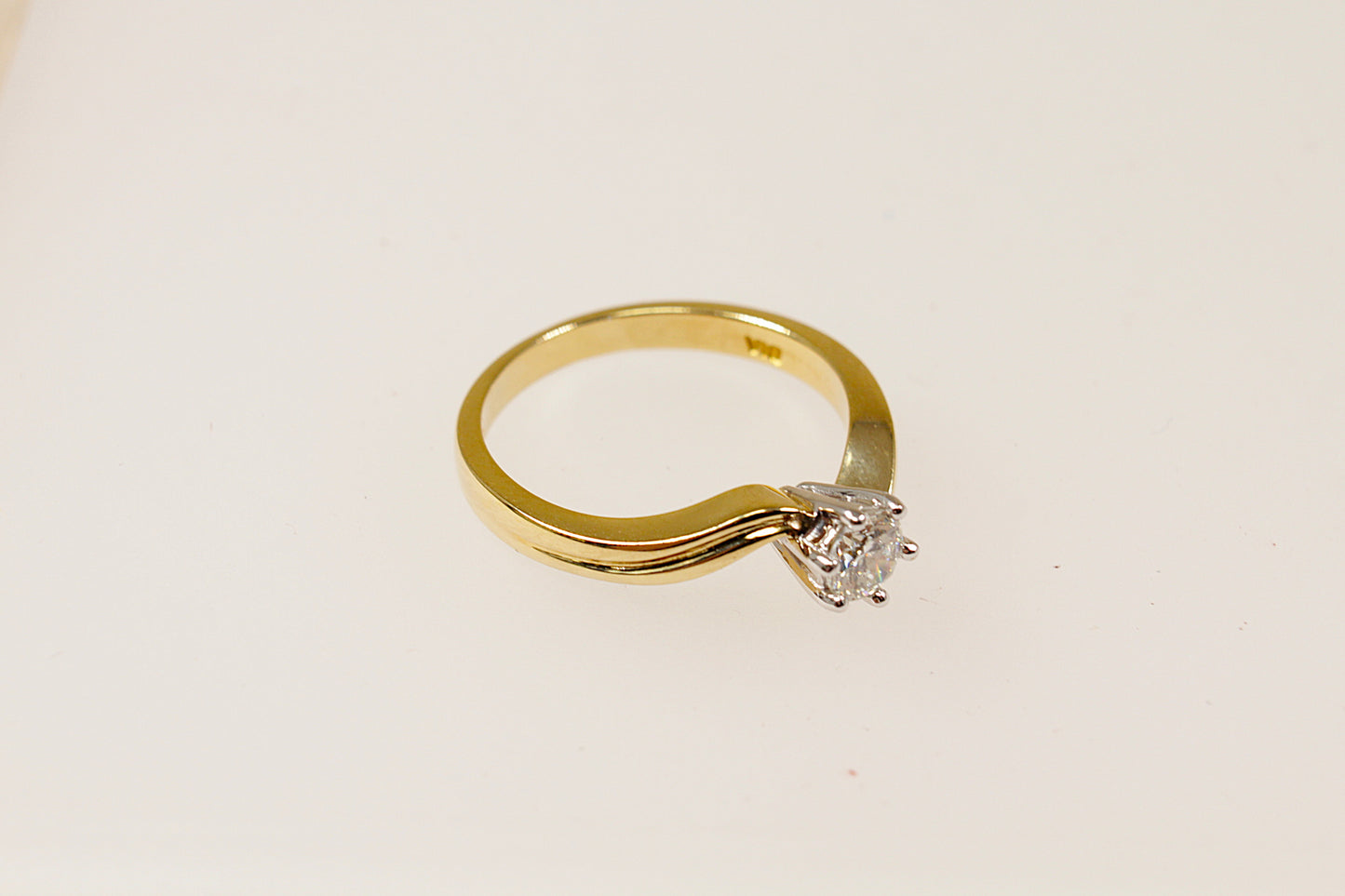 18ct Gold Diamond Solitaire Ring