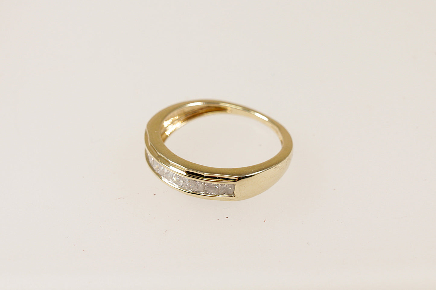 9ct Diamond Band Ring