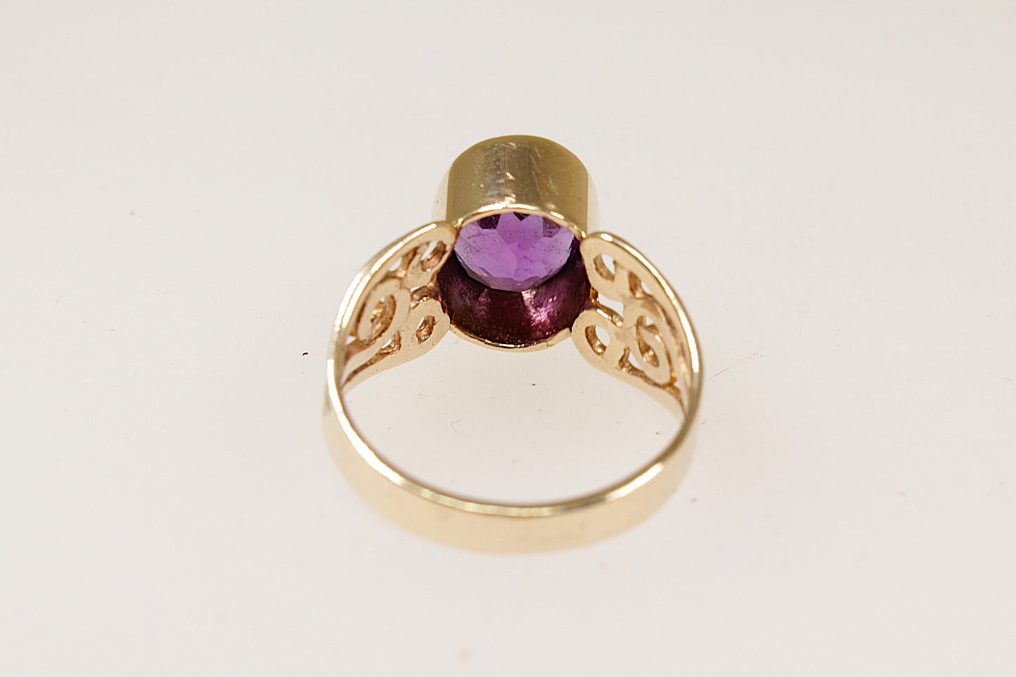 9ct Gold Amethyst Solitaire Ring