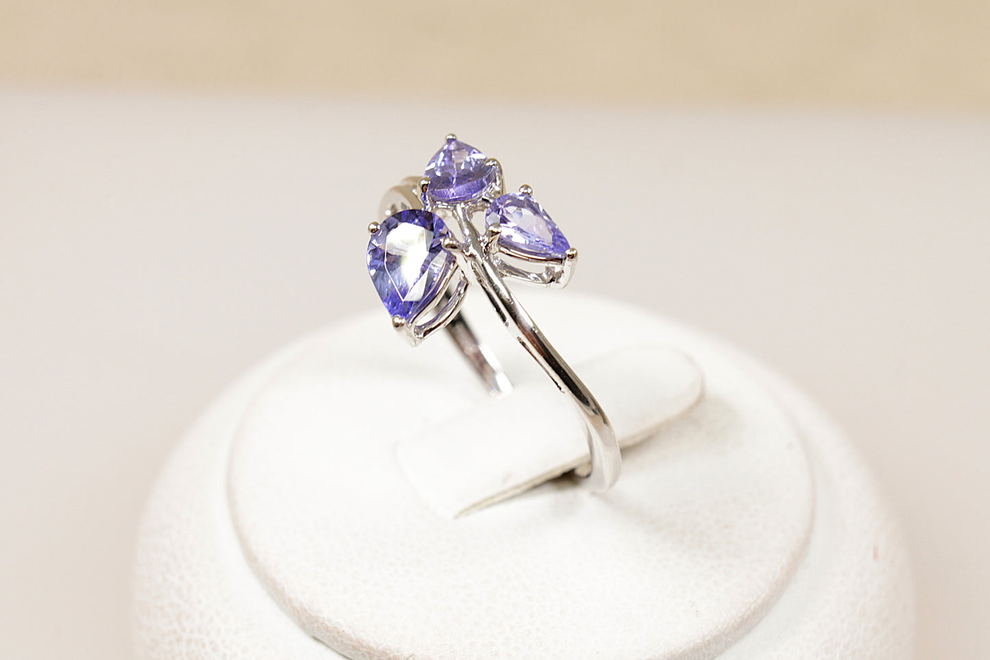 9ct White Gold Blue Iolite Ring