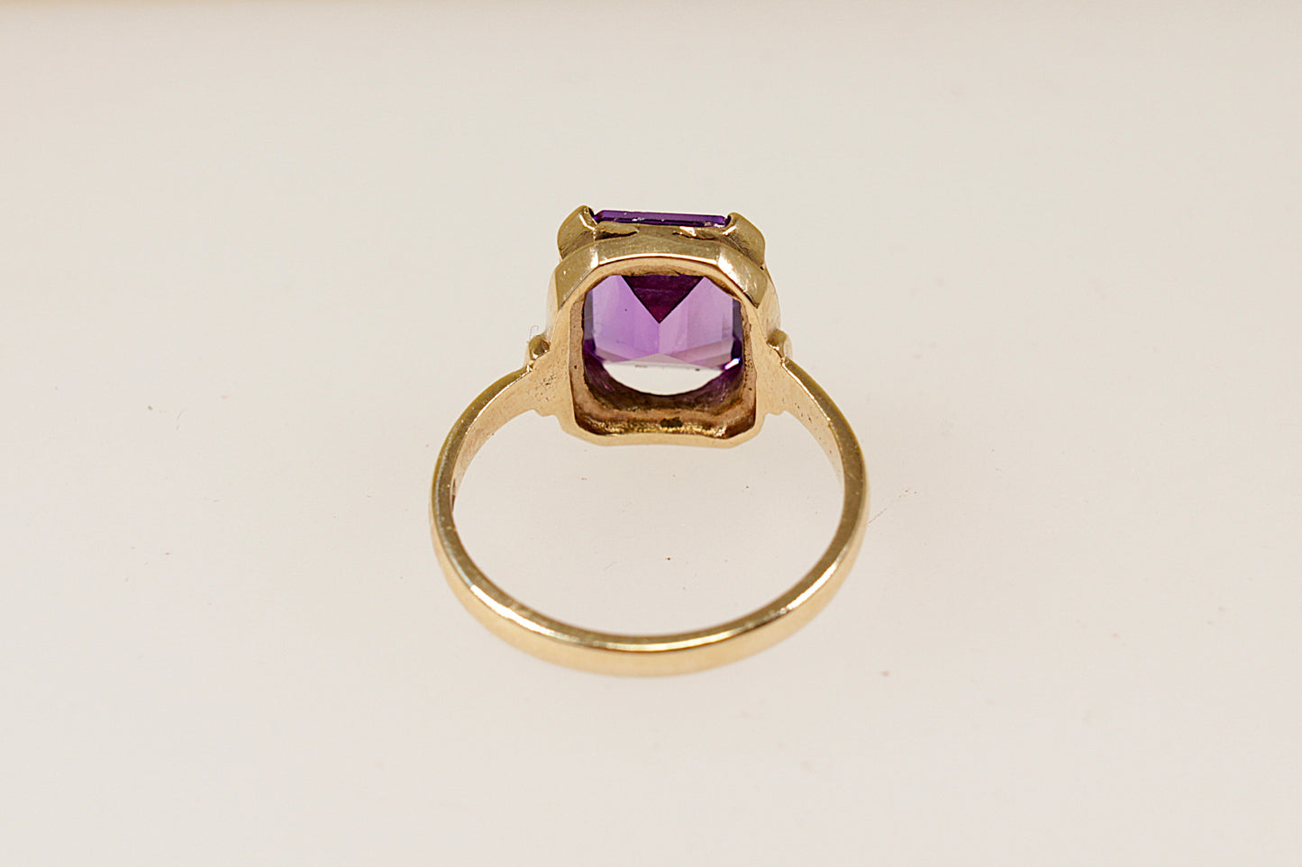 Vintage 9ct Amethyst Solitaire Ring