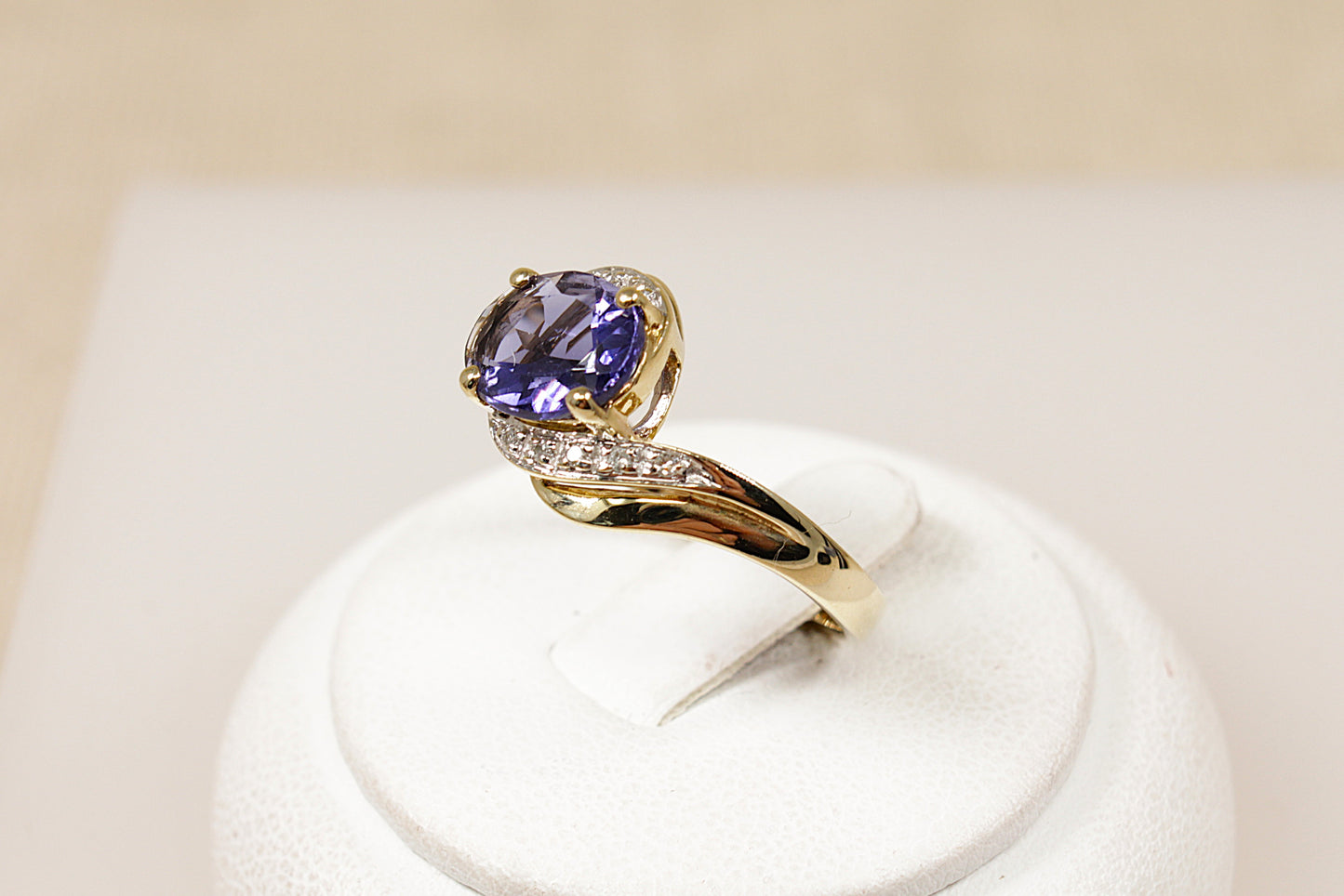 9ct Iolite and Diamond Twist Ring