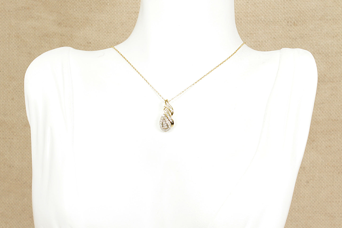 9ct Gold Diamond Cluster Pendant Necklace