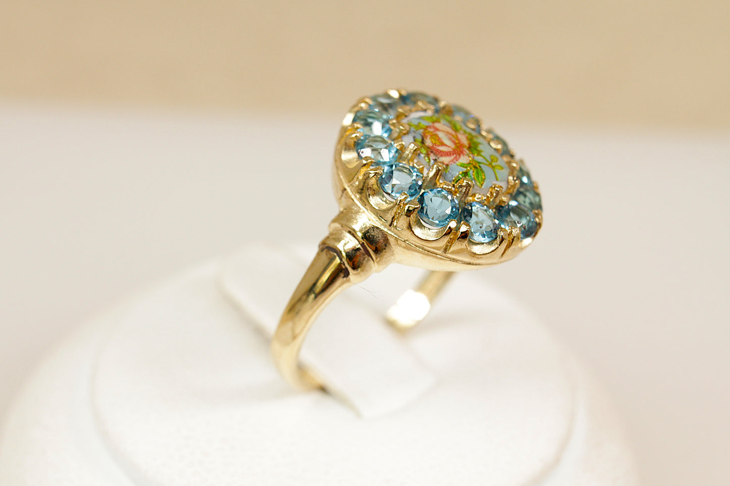 9ct Gold Blue Spinel Ring