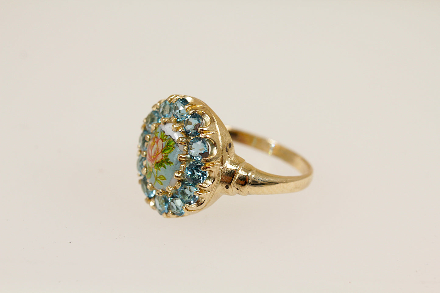 9ct Gold Blue Spinel Ring