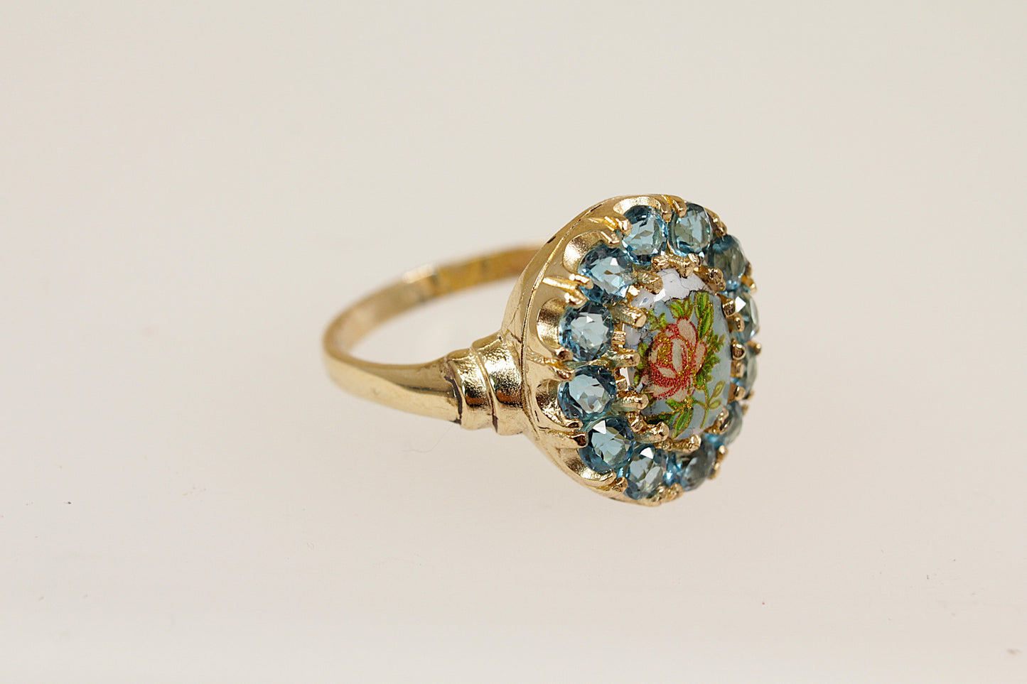 9ct Gold Blue Spinel Ring