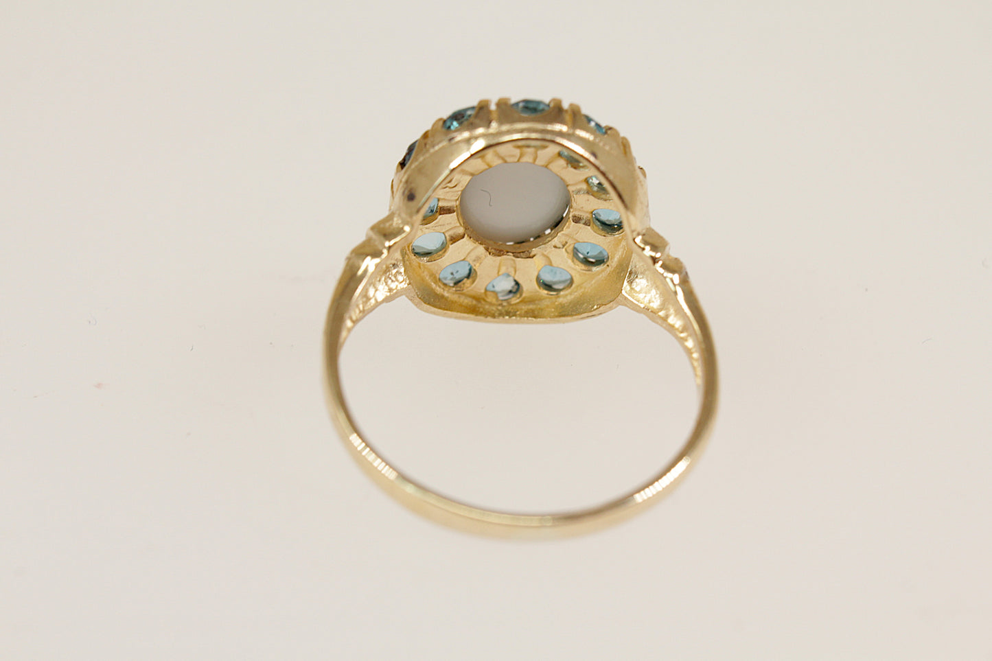 9ct Gold Blue Spinel Ring