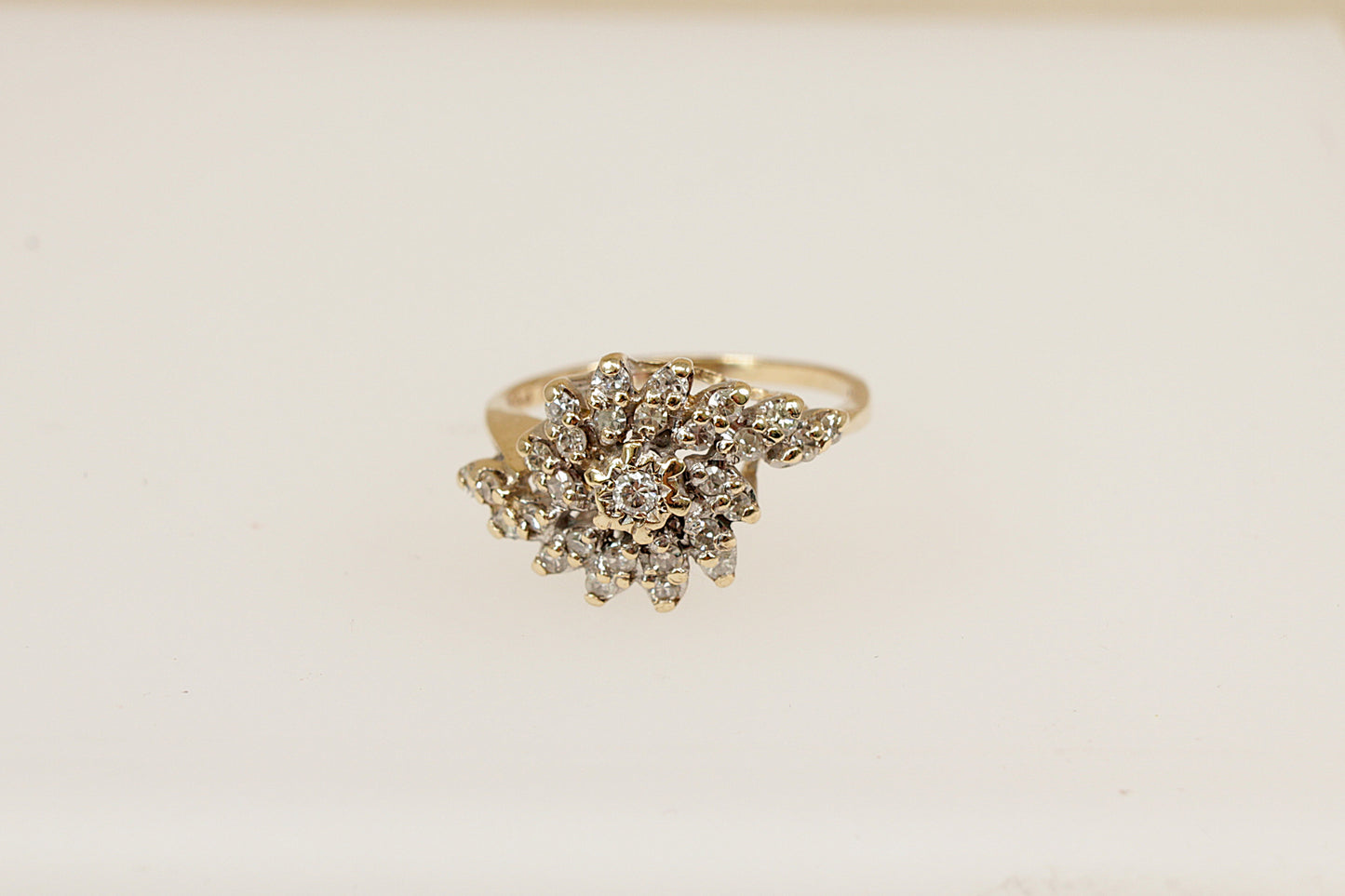 Vintage 9ct Gold Diamond Cluster Ring