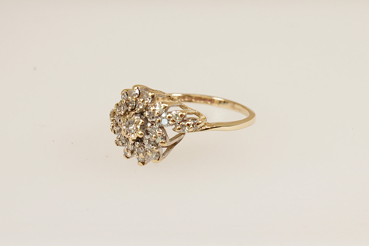 Vintage 9ct Gold Diamond Cluster Ring