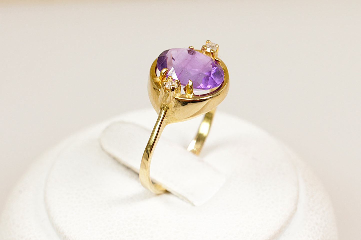 18ct Gold Amethyst and Diamond Ring