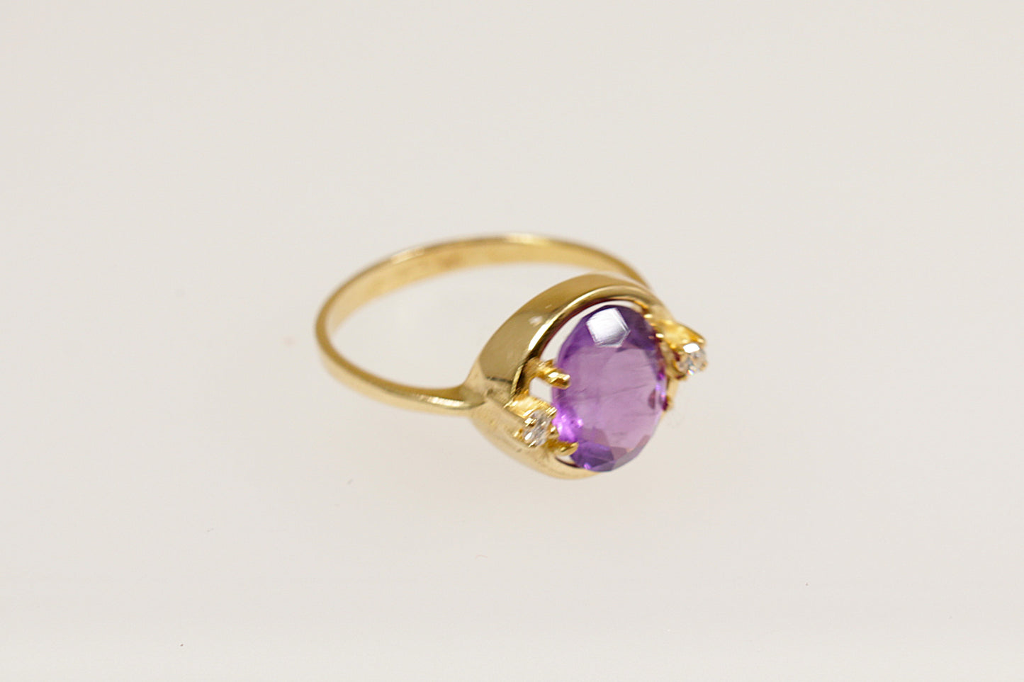 18ct Gold Amethyst and Diamond Ring