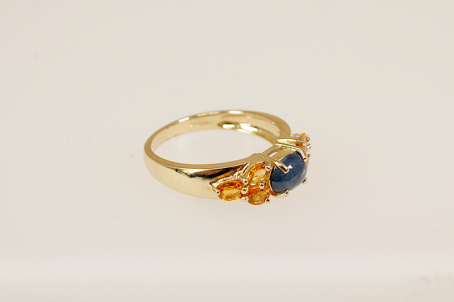 9ct Gold Blue Sapphire & Topaz Ring
