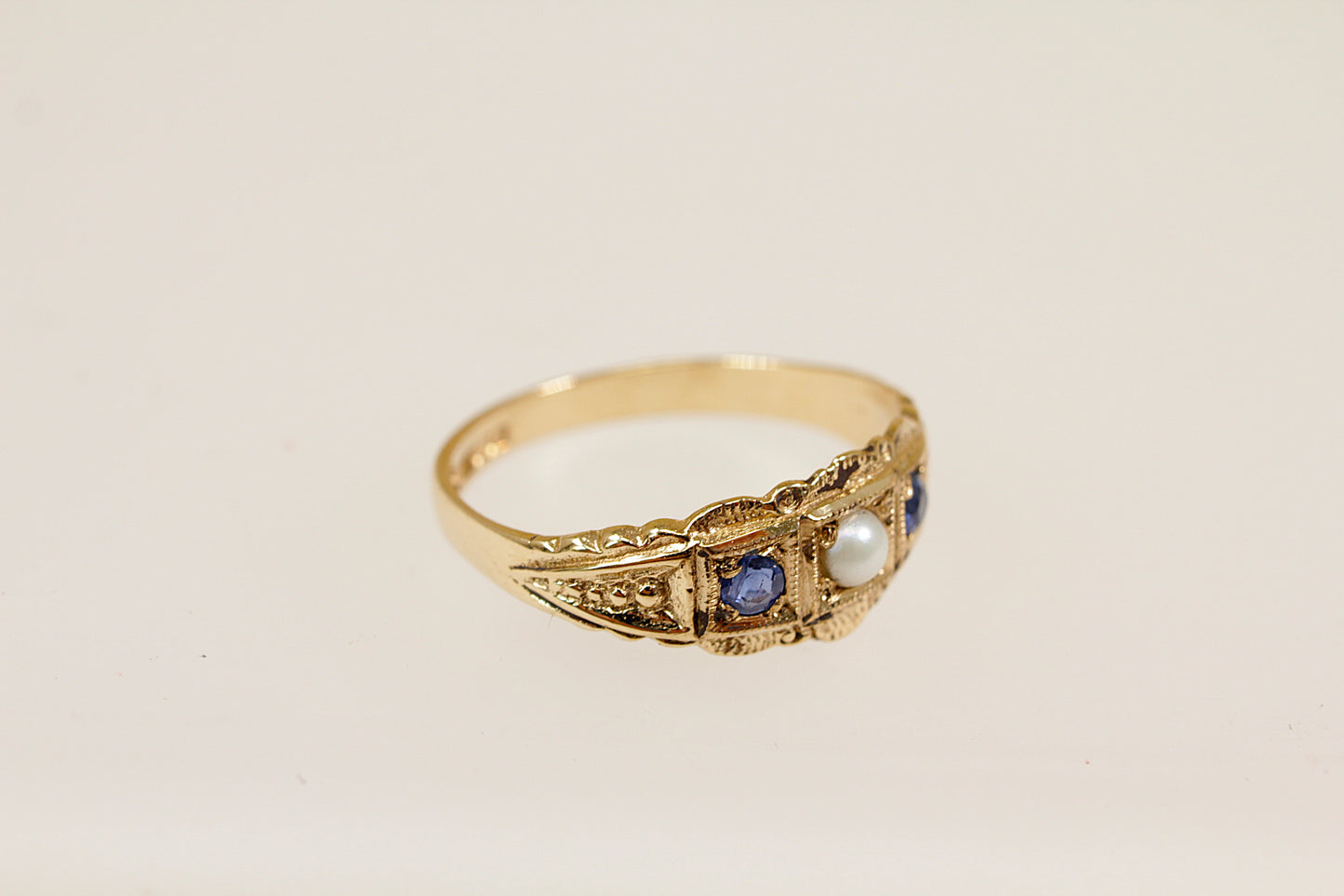 Vintage 9ct Edwardian Style Sapphire & Pearl Ring