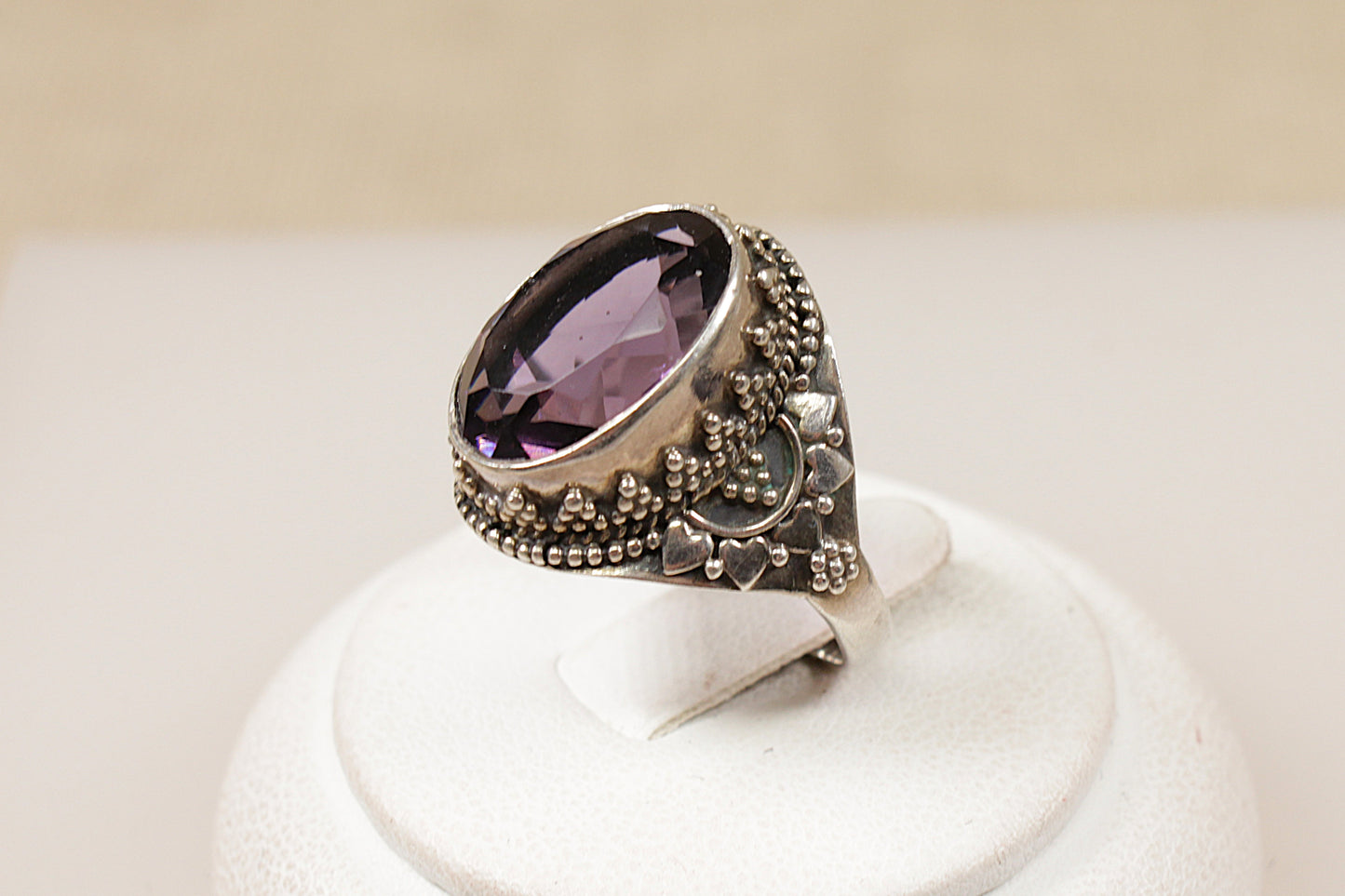 Silver Amethyst Coloured Suarti Ring