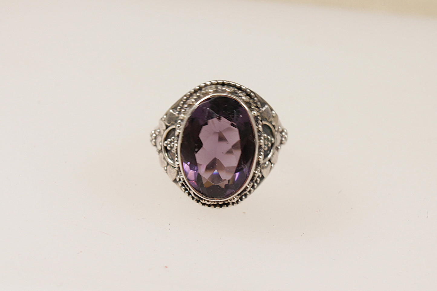 Silver Amethyst Coloured Suarti Ring
