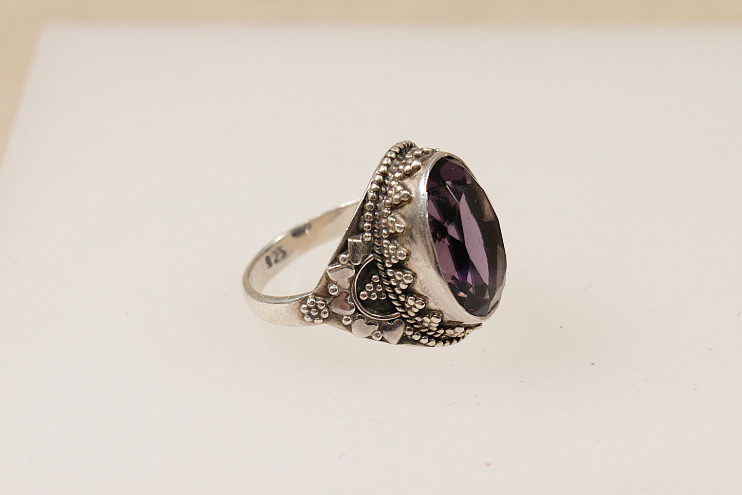 Silver Amethyst Coloured Suarti Ring