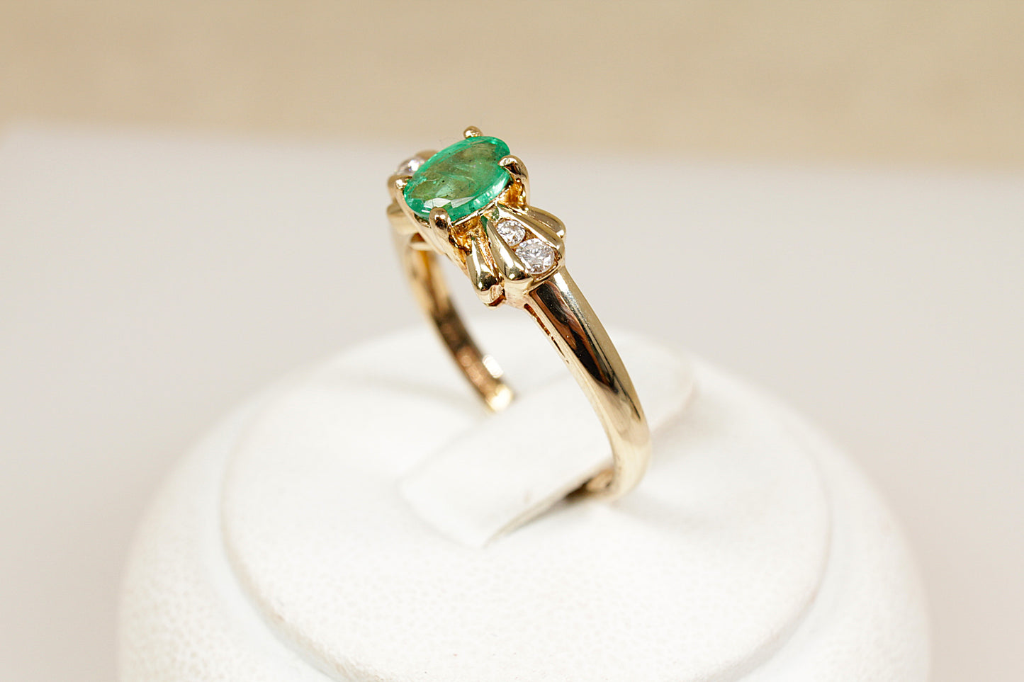 9ct Emerald & Diamond Bow Ring