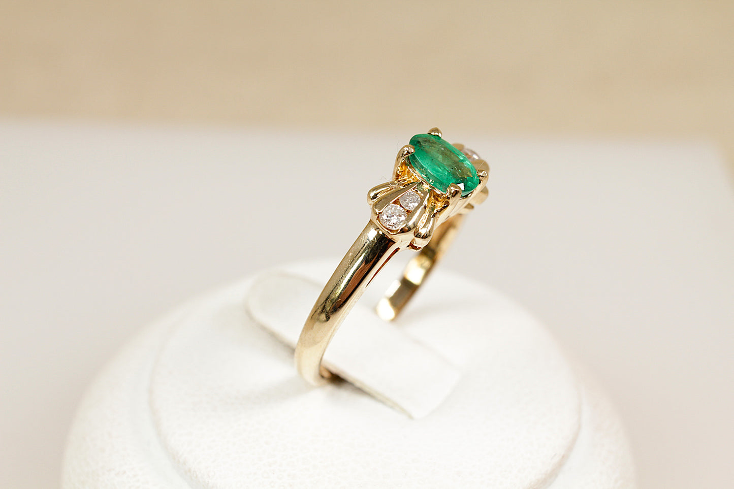9ct Emerald & Diamond Bow Ring