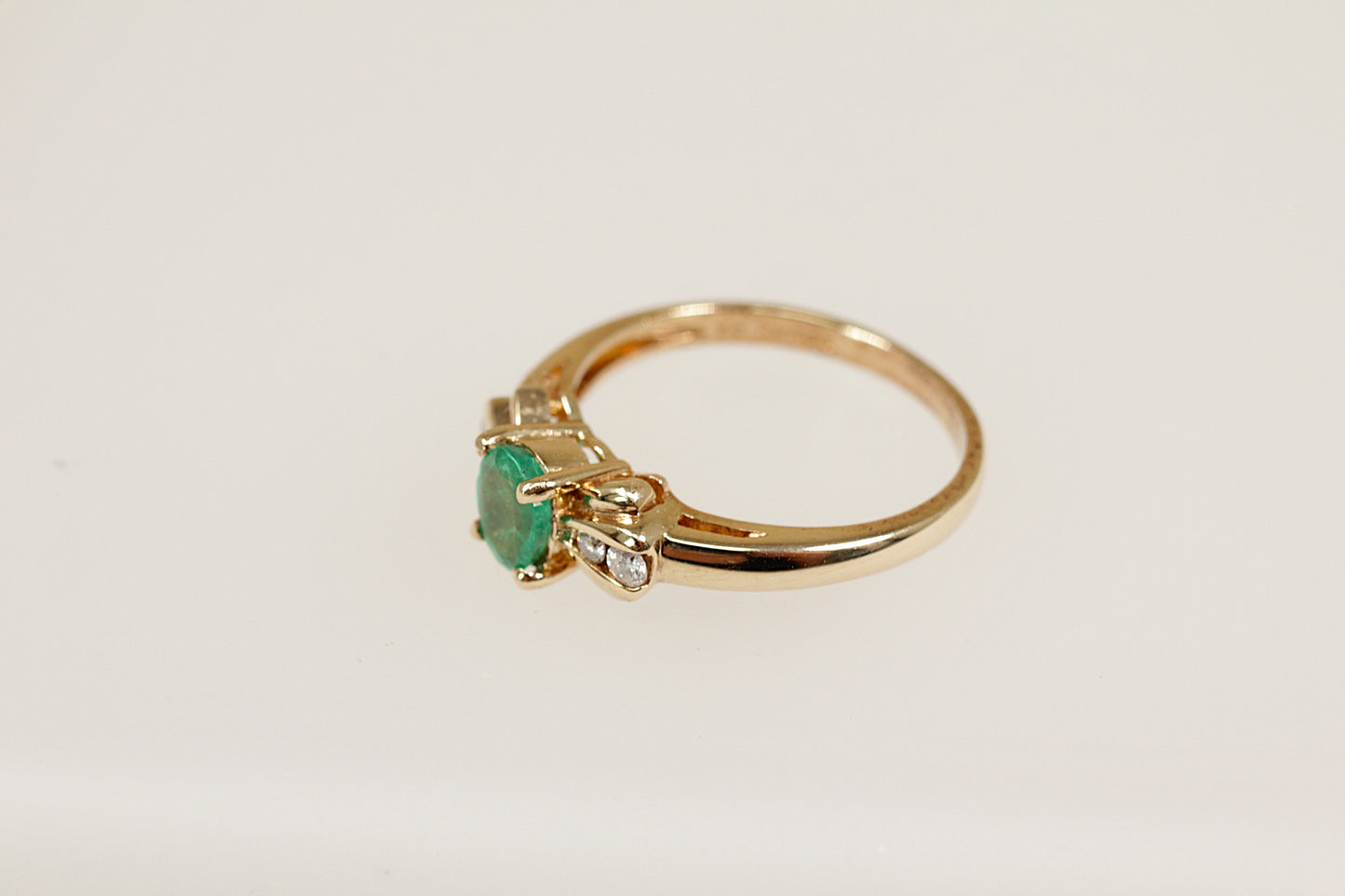 9ct Emerald & Diamond Bow Ring