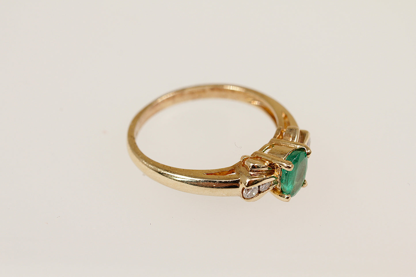 9ct Emerald & Diamond Bow Ring