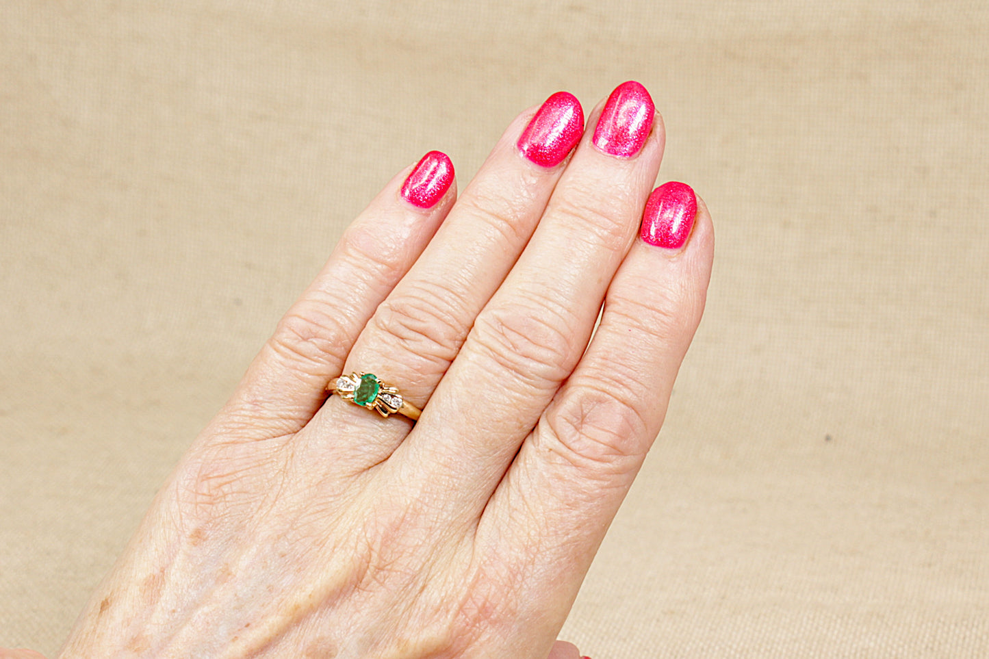 9ct Emerald & Diamond Bow Ring
