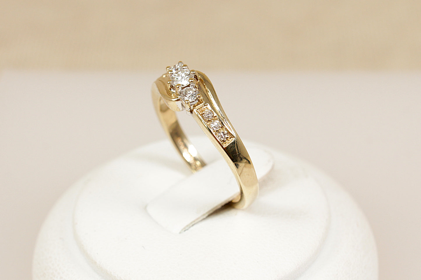 9ct Gold Diamond Twist Ring