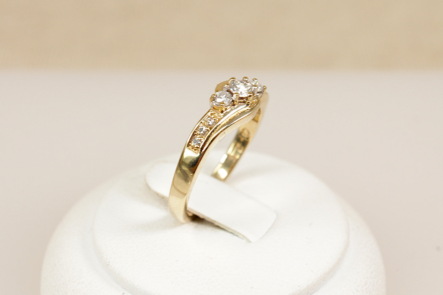 9ct Gold Diamond Twist Ring
