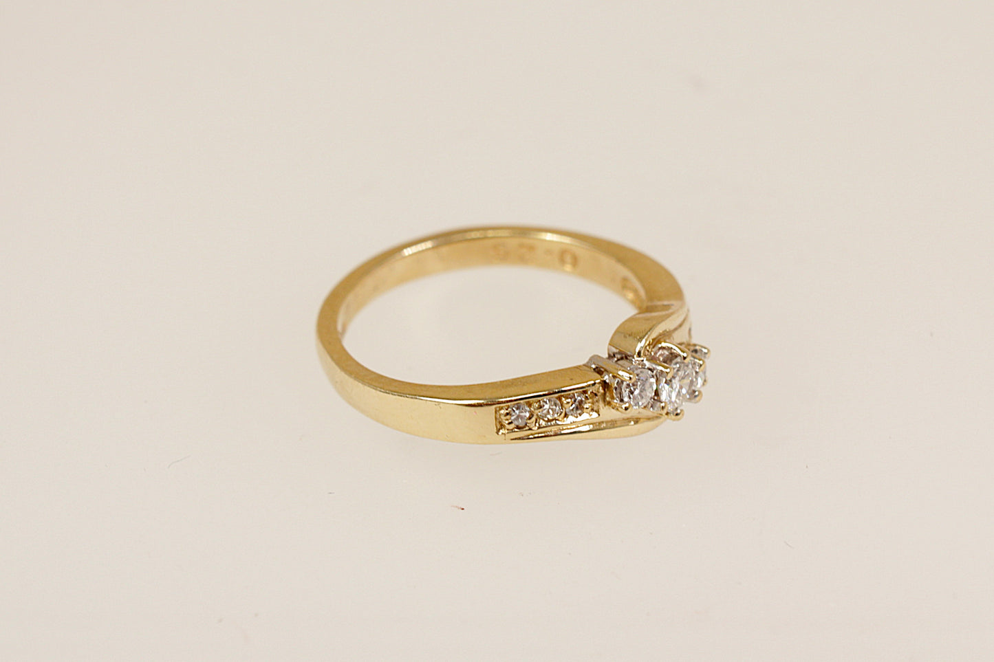 9ct Gold Diamond Twist Ring