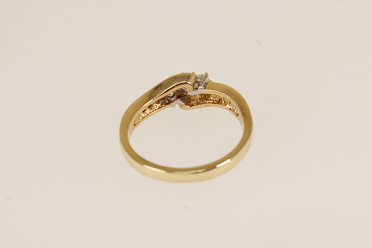 9ct Gold Diamond Twist Ring