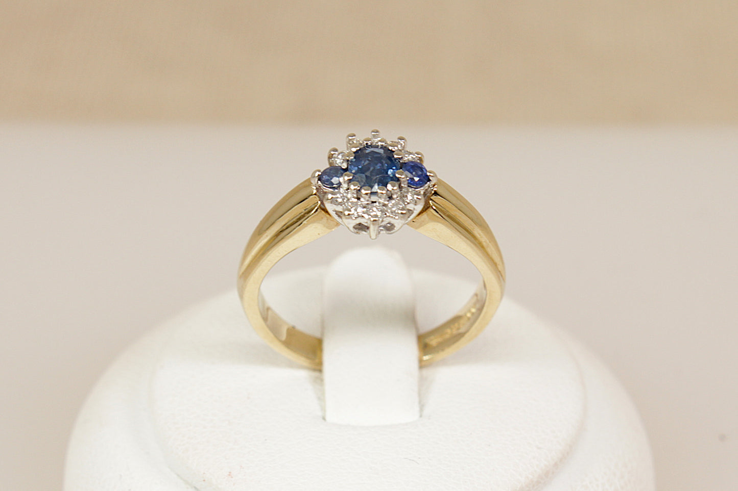 9ct Gold Sapphire and Diamond Cluster Ring